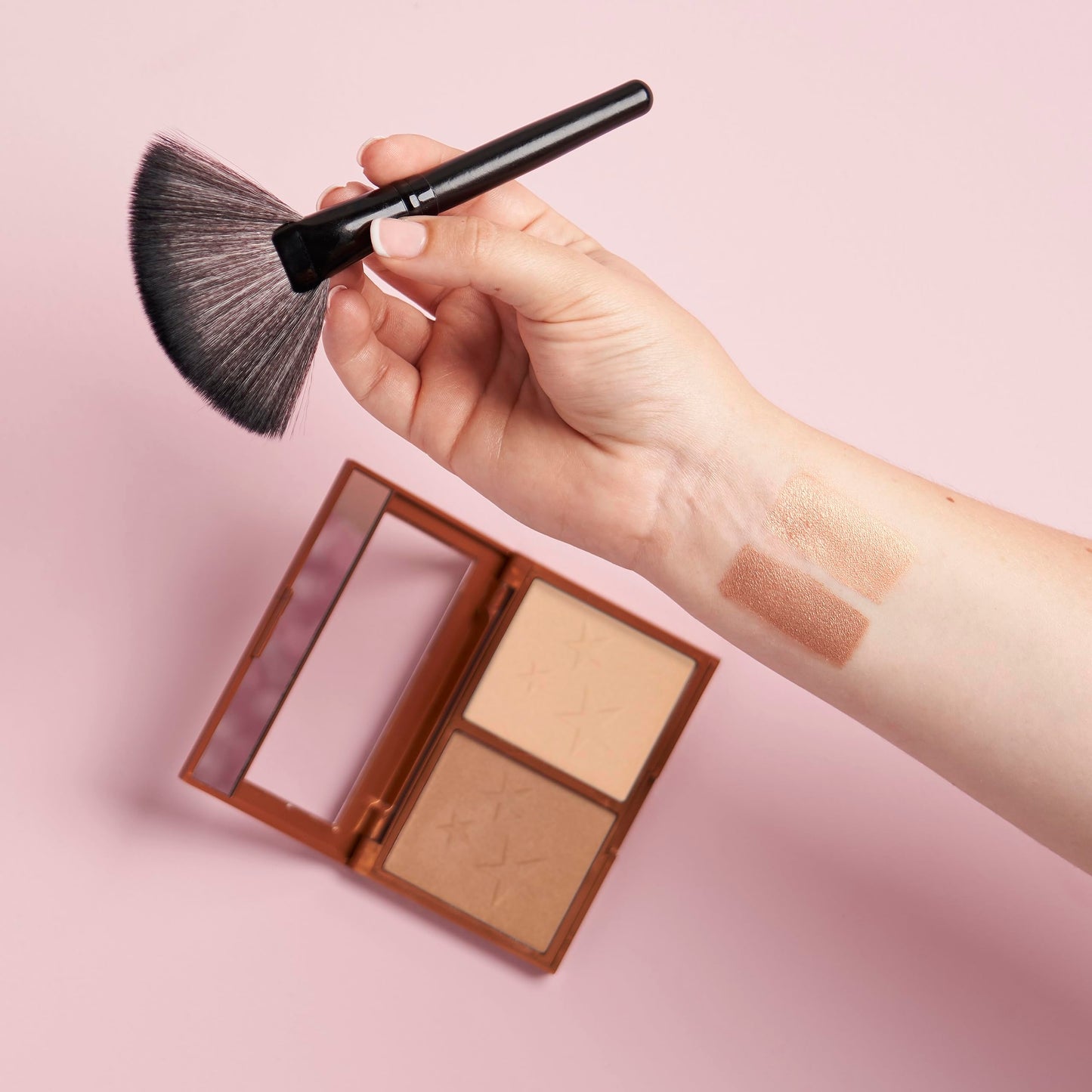 W7 - Hollywood Bronze and Glow