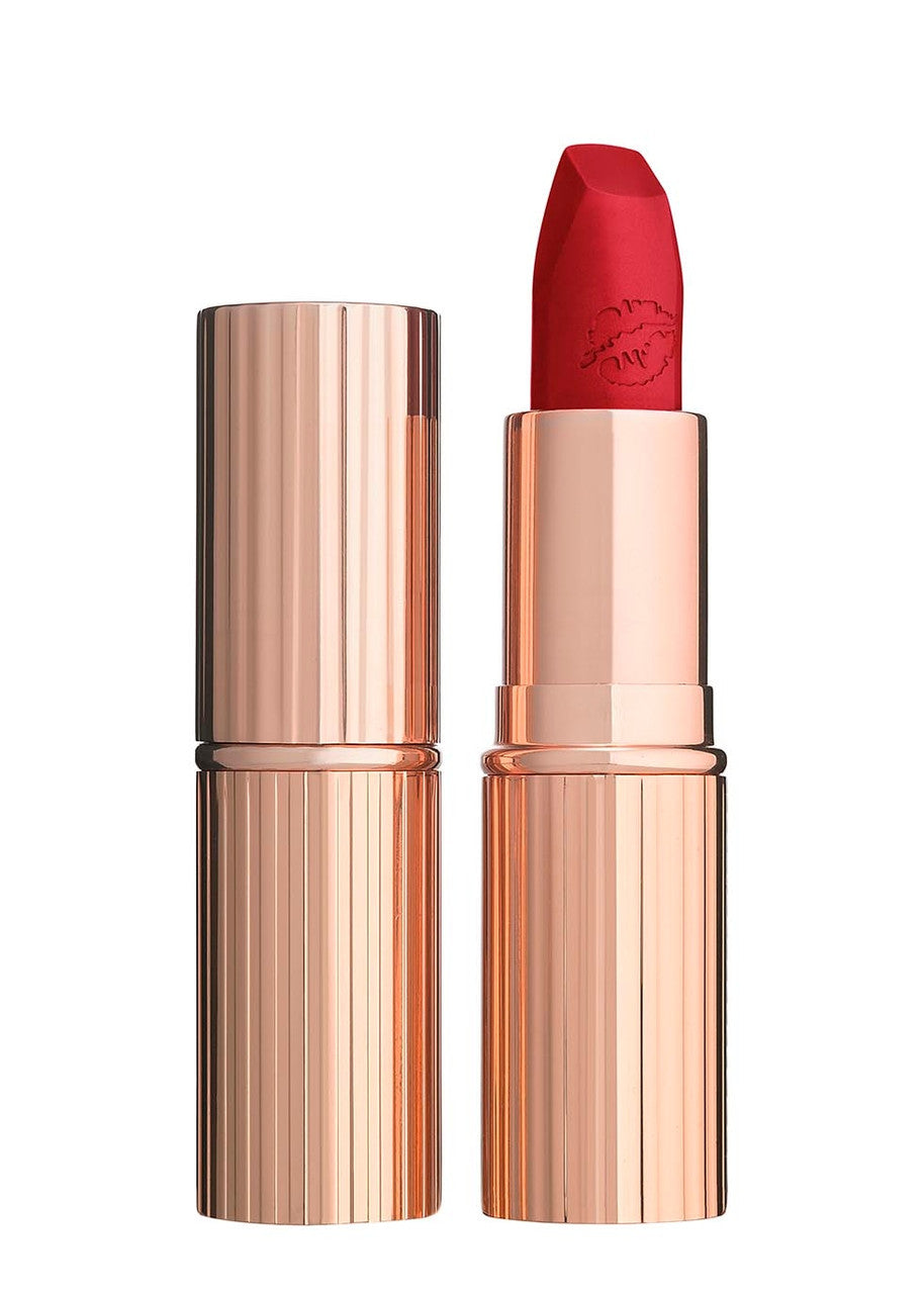 Charlotte Tilbury - hot lips CARINA’S LOVE (lip liner nyx offert)